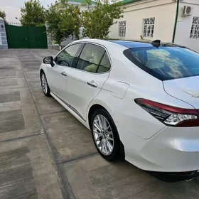 Toyota Camry 2021