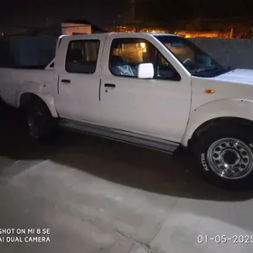 Nissan Navara 2004