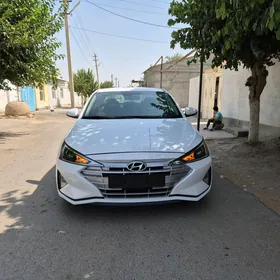 Hyundai Elantra 2020