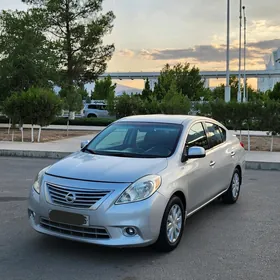 Nissan Versa 2012