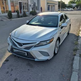Toyota Camry 2018