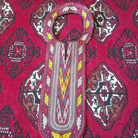 gyzlaryn ýakasy