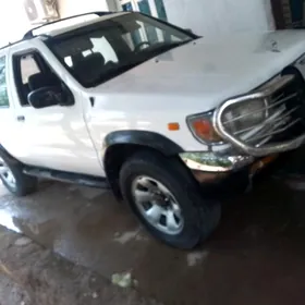 Nissan Pathfinder 1998