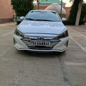 Hyundai Elantra 2020