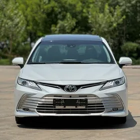 Toyota Camry 2024