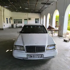 Mercedes-Benz C250 1993