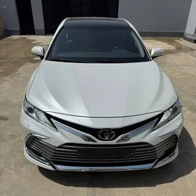Toyota Camry 2021