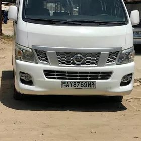 Nissan Urvan 2016