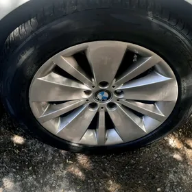 BMW  740