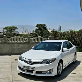 Toyota Camry 2014