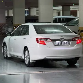Toyota Camry 2014