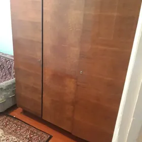 шифоньер