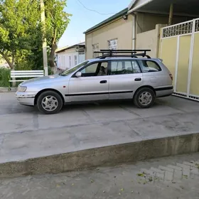 Toyota Carina 1997