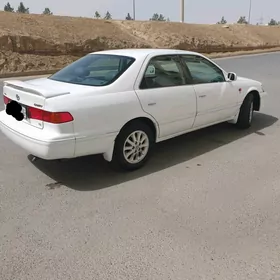 Toyota Camry 2001