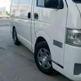 Toyota Hiace 2016