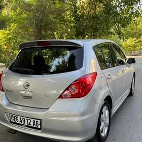 Nissan Versa 2012