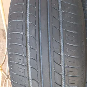 teker 215/60/R16