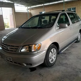 Toyota Sienna 2002