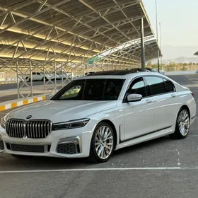 BMW 740 2022