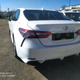 Toyota Camry 2019