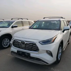 Toyota Highlander 2021