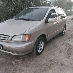 Toyota Sienna 2002
