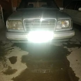 Mercedes-Benz C250 1990