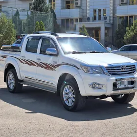 Toyota Hilux 2014