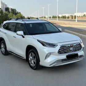 Toyota Highlander 2021