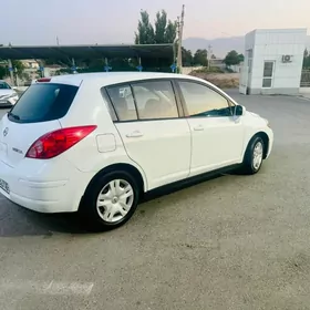 Nissan Versa 2010