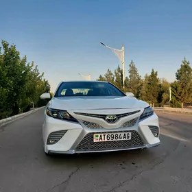 Toyota Camry 2019
