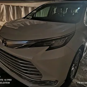 Toyota Sienna 2021
