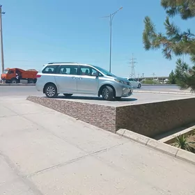 Toyota Sienna 2018