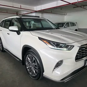 Toyota Highlander 2021