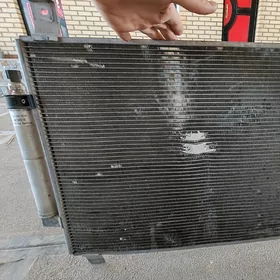 Nissan Radiator konsenerinki