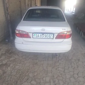 Infiniti I30 2000