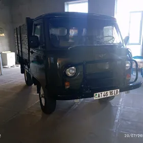 UAZ 452 1980