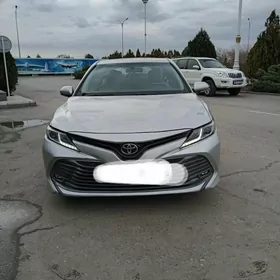 Toyota Camry 2019