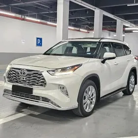 Toyota Highlander 2021