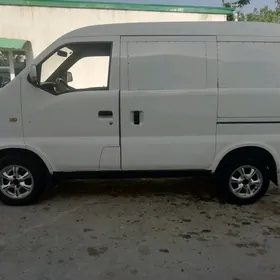 Toyota Hiace 2005