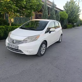 Nissan Versa 2015