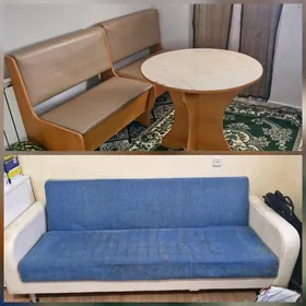 Кухонный уголок и диван.