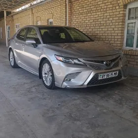 Toyota Camry 2018
