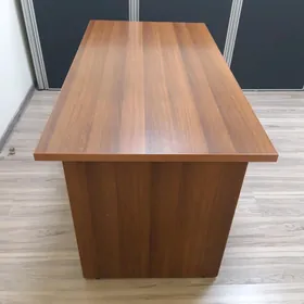 Ofis üçin stol