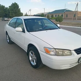 Toyota Camry 2000