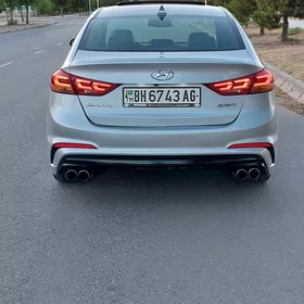 Hyundai Elantra 2017