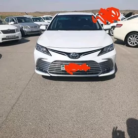 Toyota Camry 2022