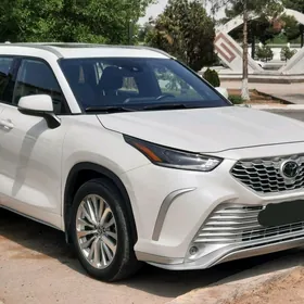 Toyota Highlander 2022