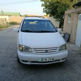 Toyota Sienna 2002
