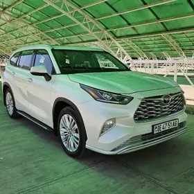 Toyota Highlander 2021